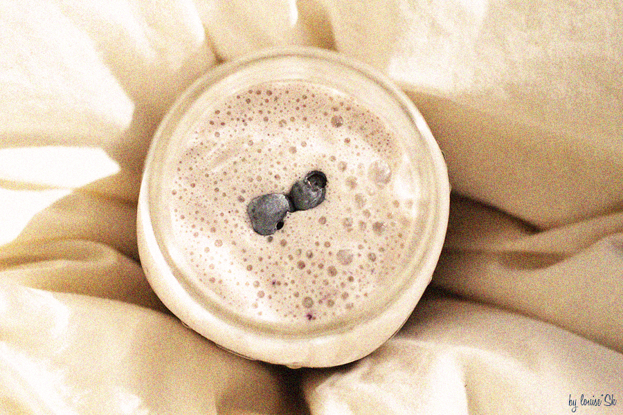 blueberryalmondshake-sansgluten-bylouisesk
