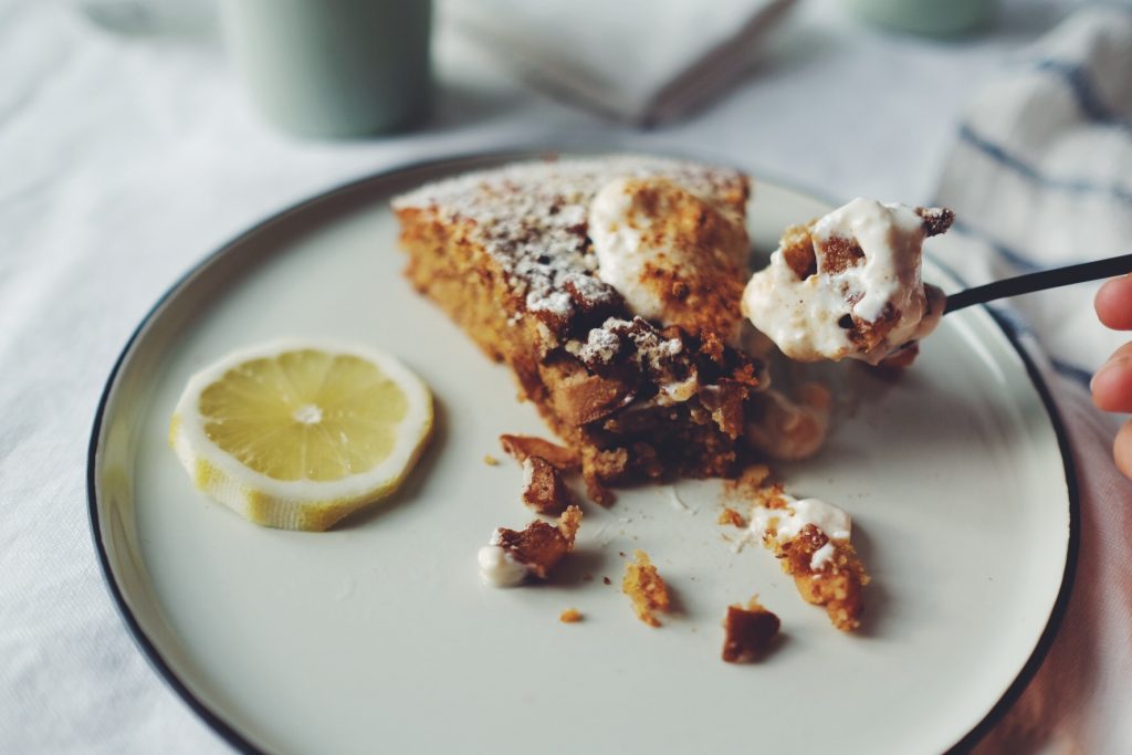 Tres gros financier sans gluten pommes poires cannelle